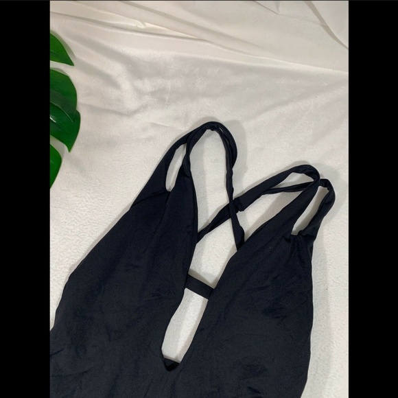 NEW $118 BECCA Split Strap Tie Back One-Piece Swimsuit in Black [ Small ]‎ - Picture 3 of 8